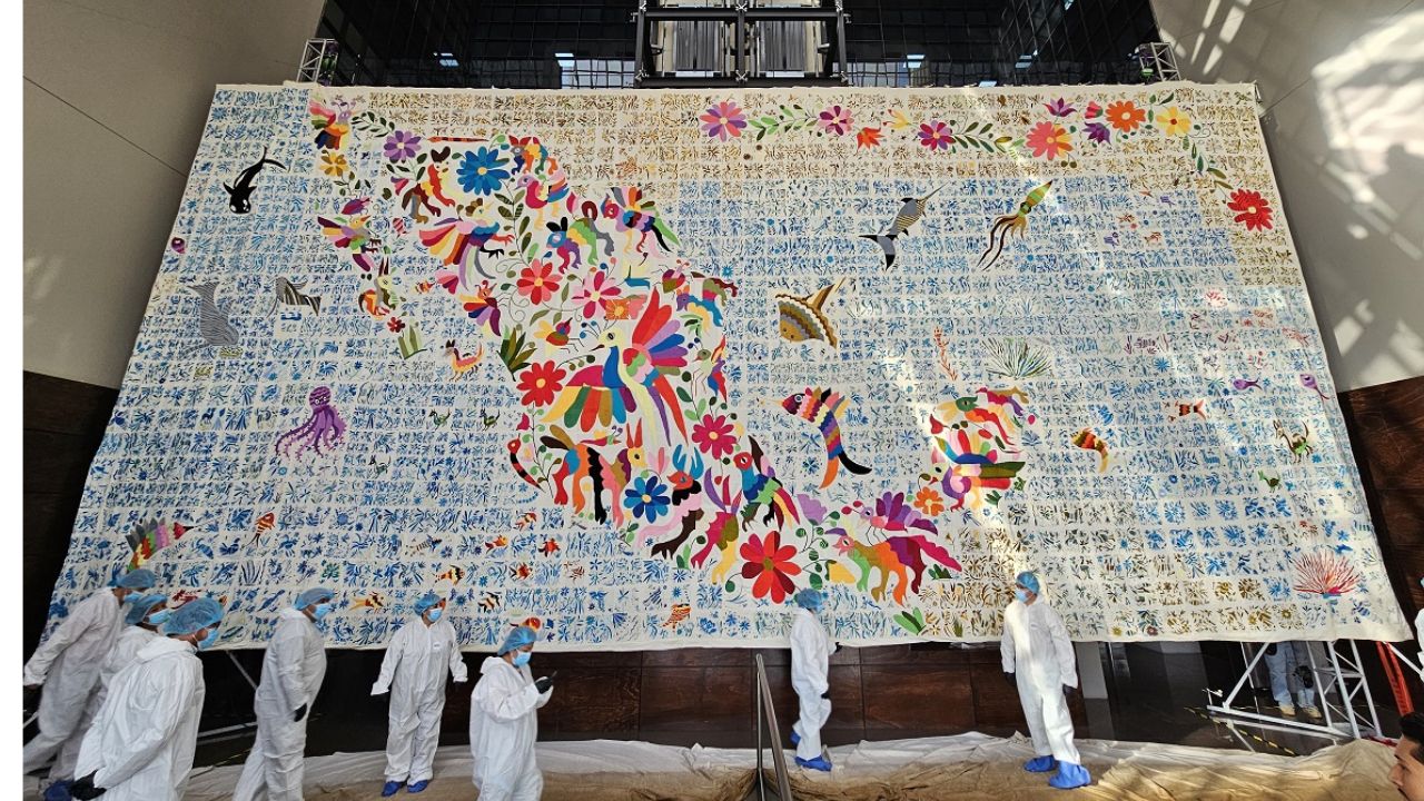 Exhiben el tenango más grande del mundo en la CDMX