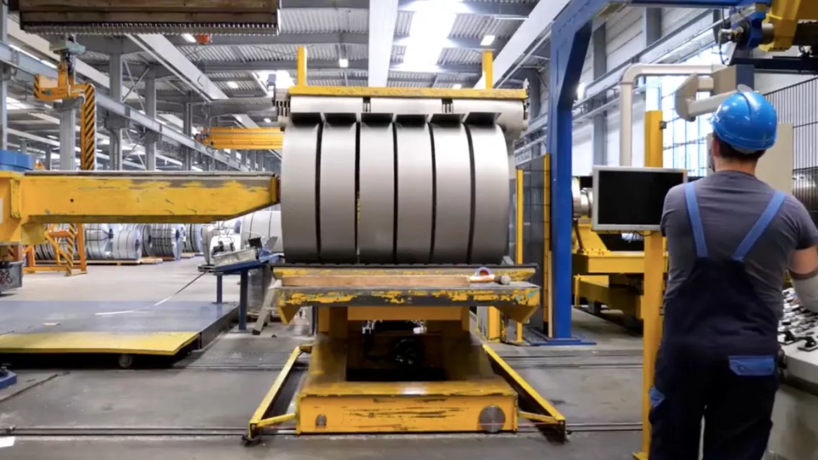 EU reduce aranceles a acero y aluminio