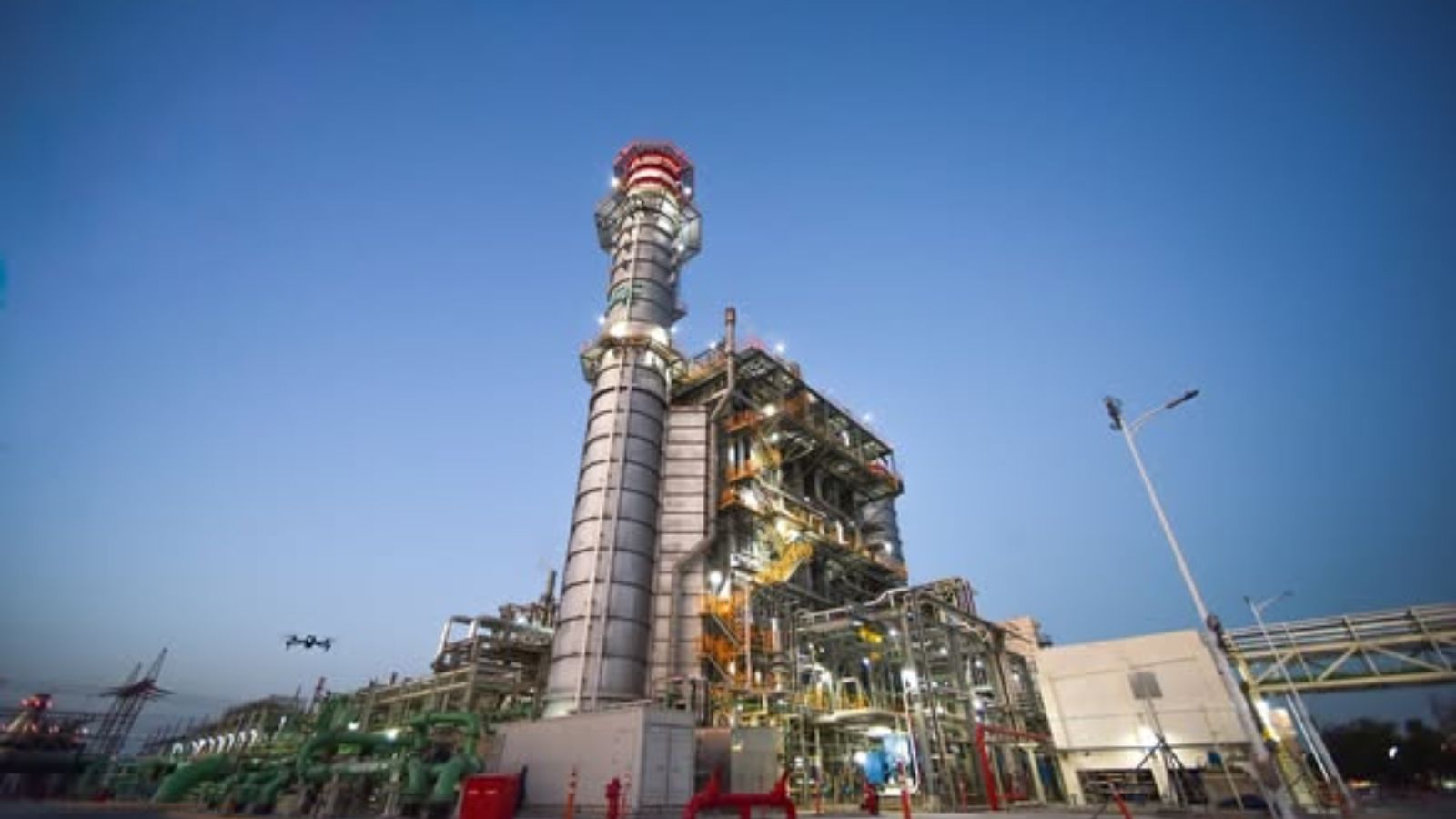 Entra en operación central eléctrica Manzanillo III