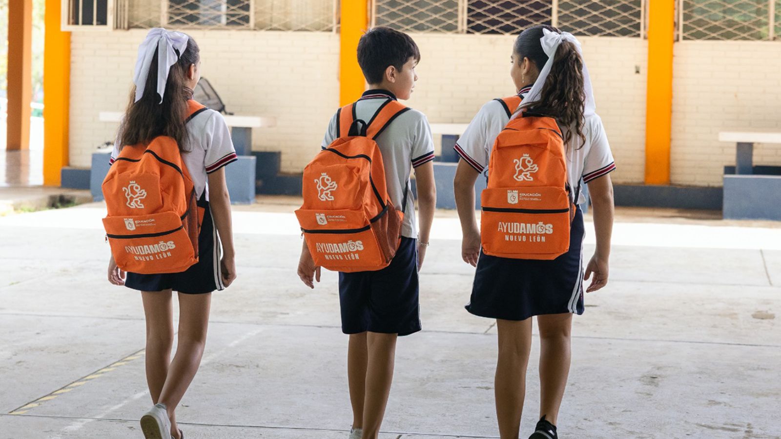 Nuevo León regula uso de celulares en aulas 