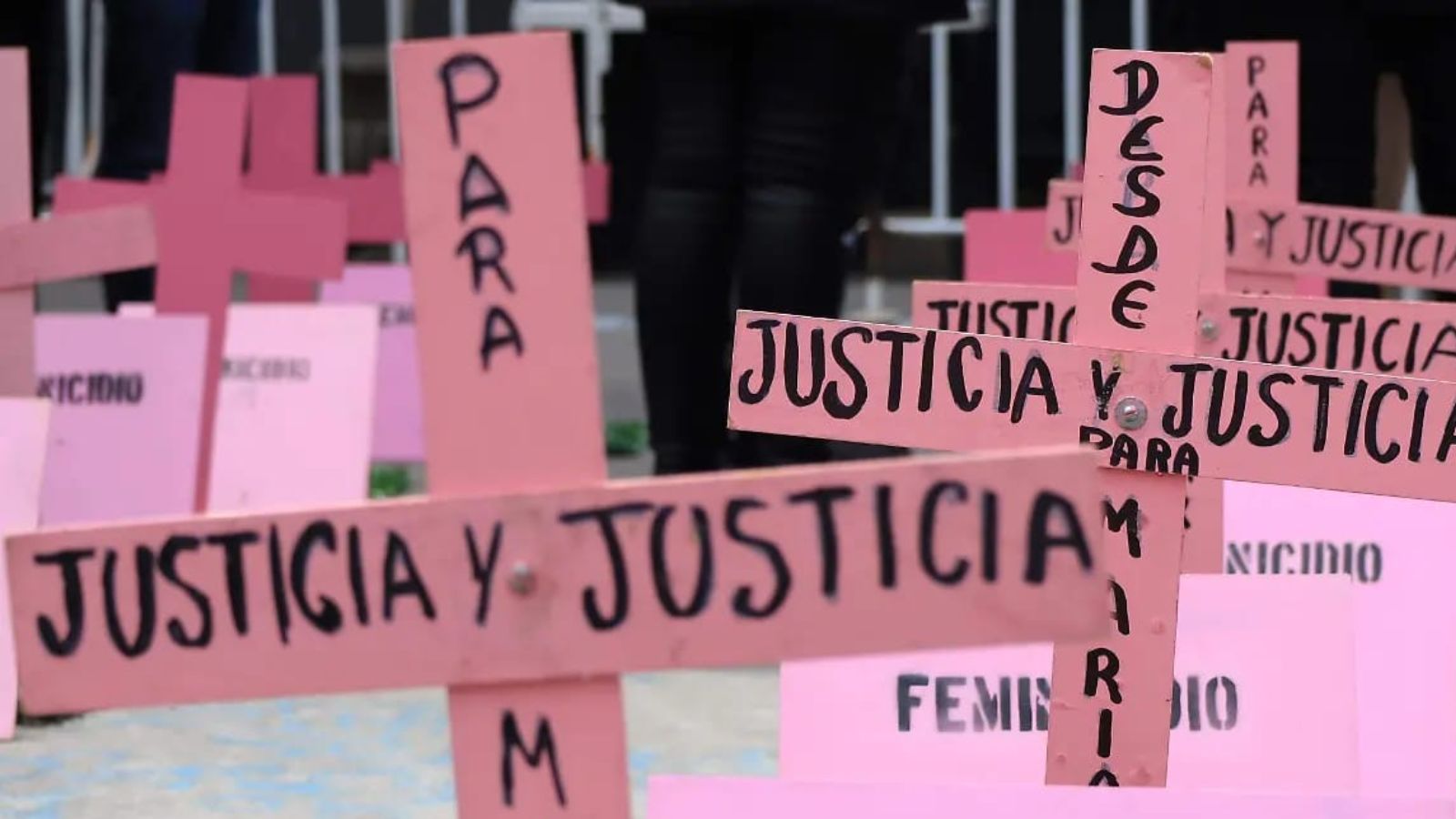 Avalan reforma para unificar el delito de feminicidio en México