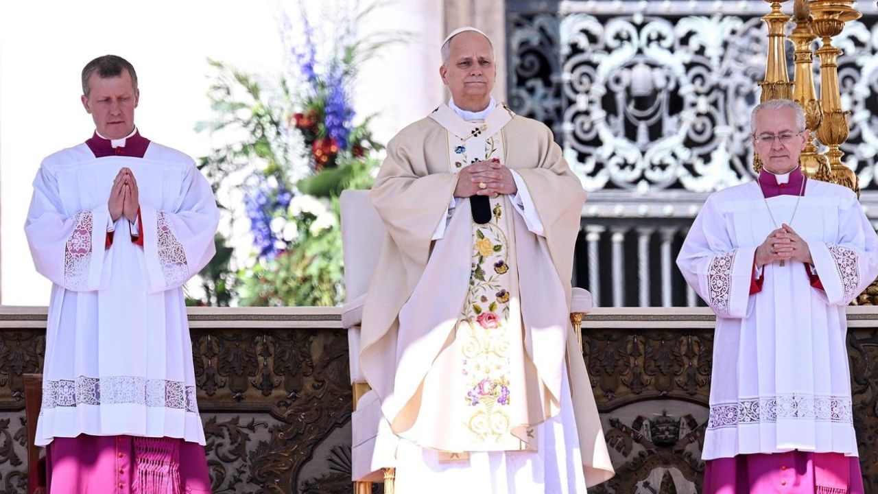 Papa León XIV llama a la paz en su primer Domingo de Pascua