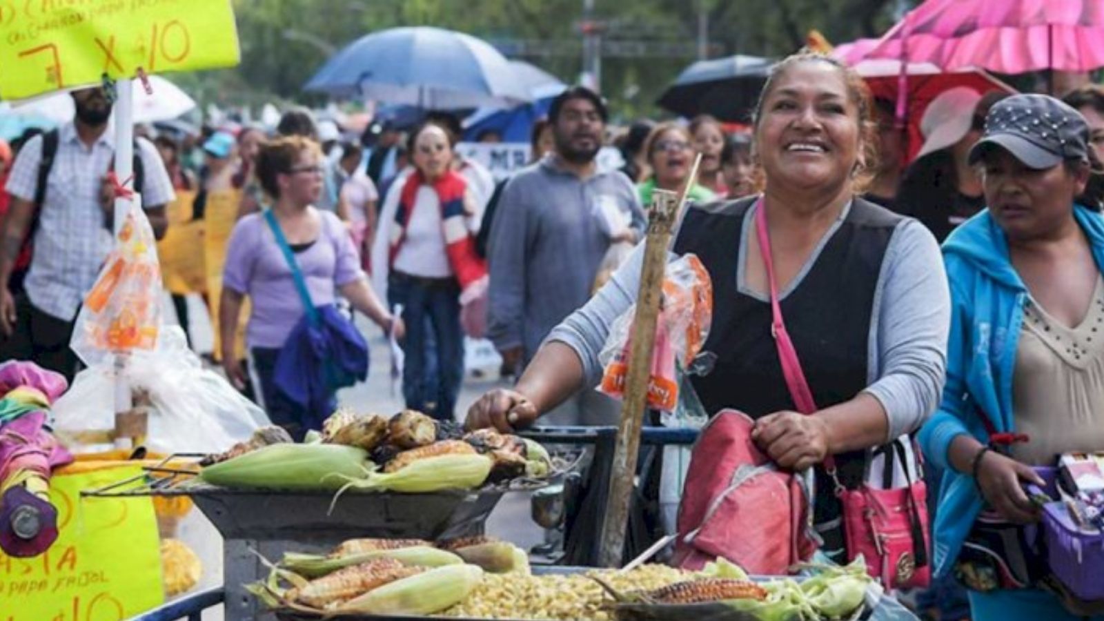 La mitad de las mujeres que trabajan lo hacen en la informalidad