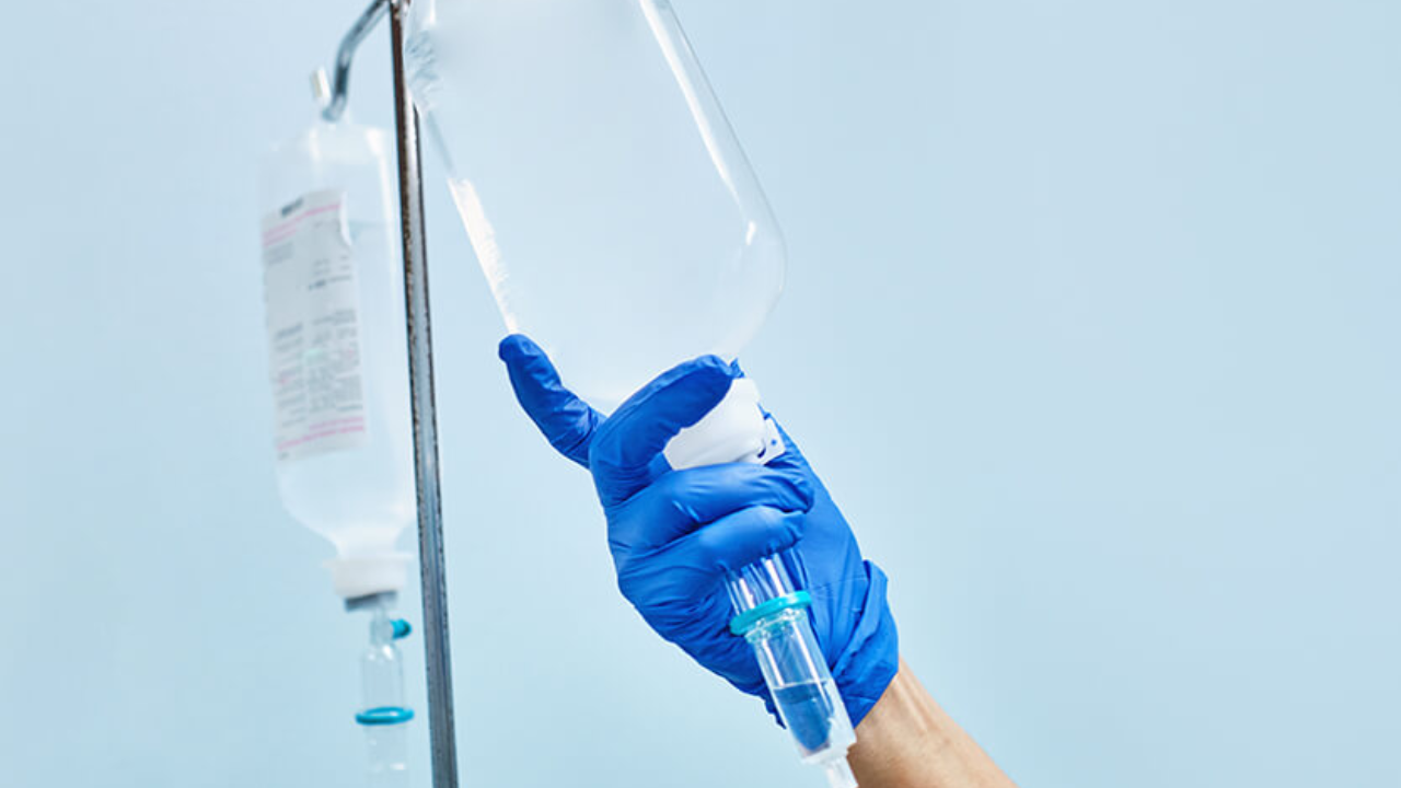 Queda libre médico vinculado a sueros vitaminados