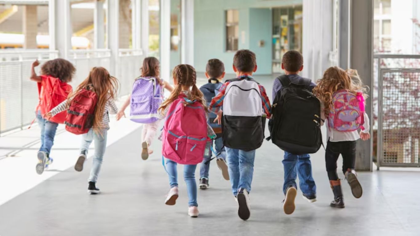 Alerta por niños sin supervisión en vacaciones anticipadas 