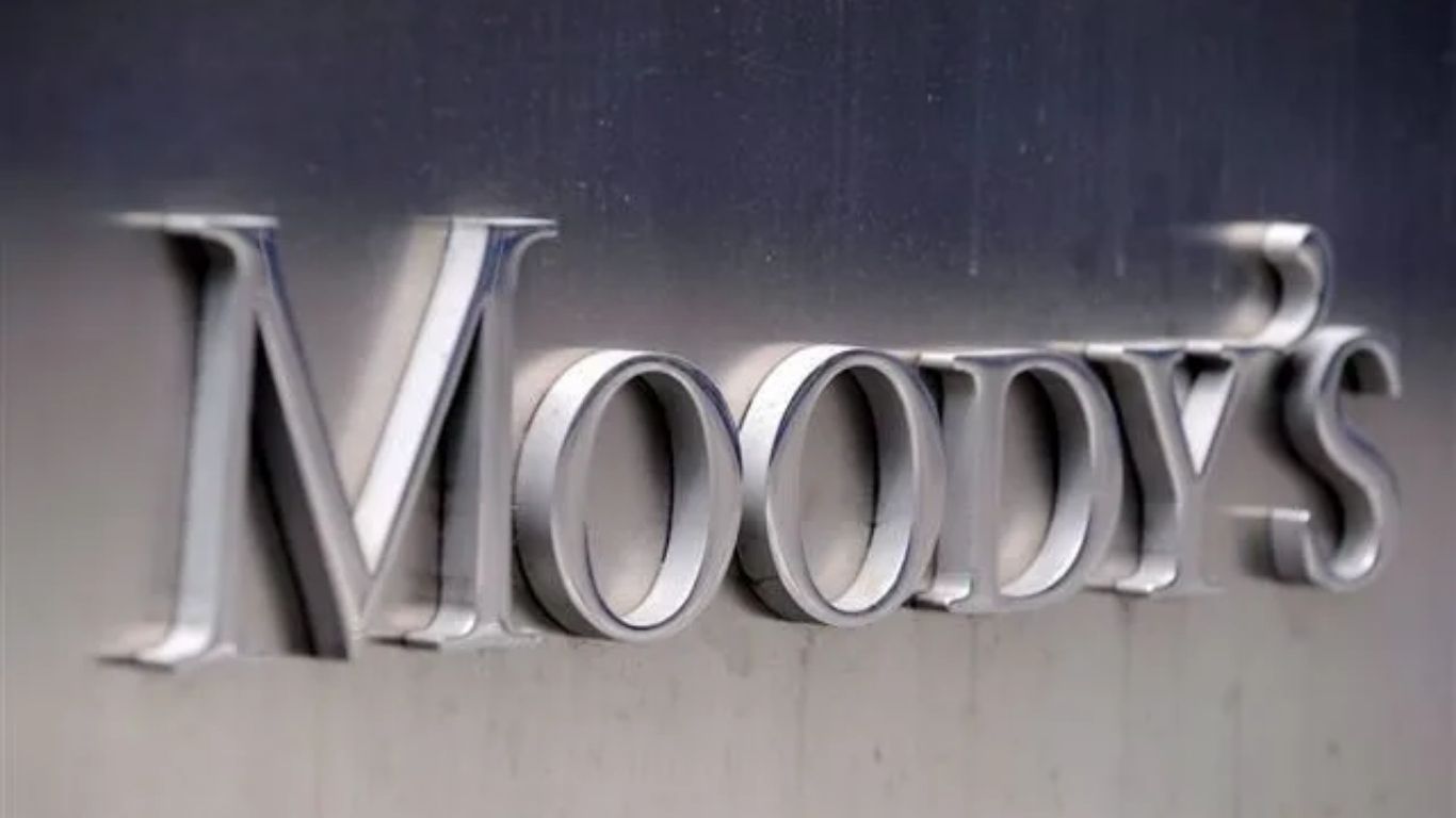 Moody’s baja calificación a CFE y bancos