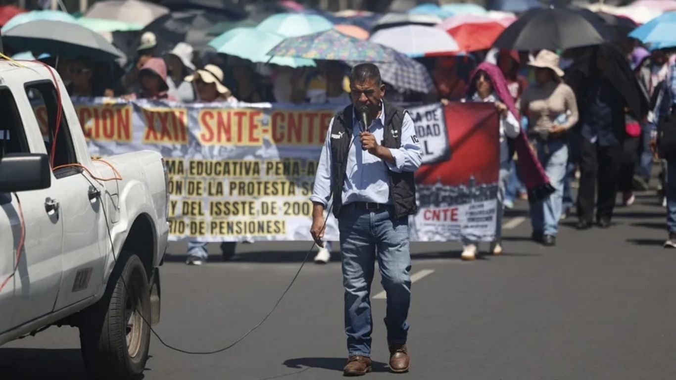 Saldo blanco tras marcha del Día del Maestro en CDMX 