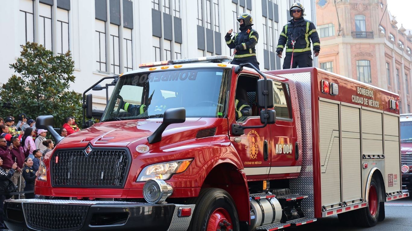 ¡Gracias bomberos¡ Felicidades en su Día