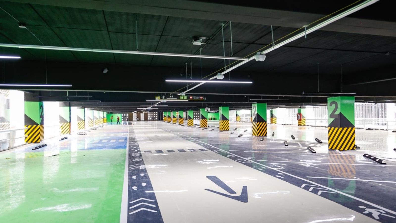 Reabre estacionamiento de Terminal 2 del AICM