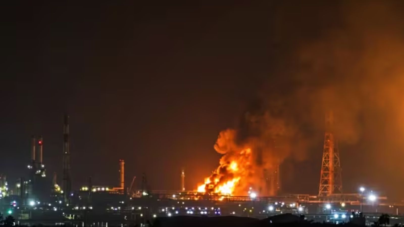 Muere trabajador tras incendio en refinería de Salina Cruz 