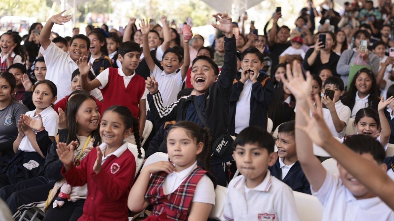 Proponen consulta sobre uso de celulares en escuelas