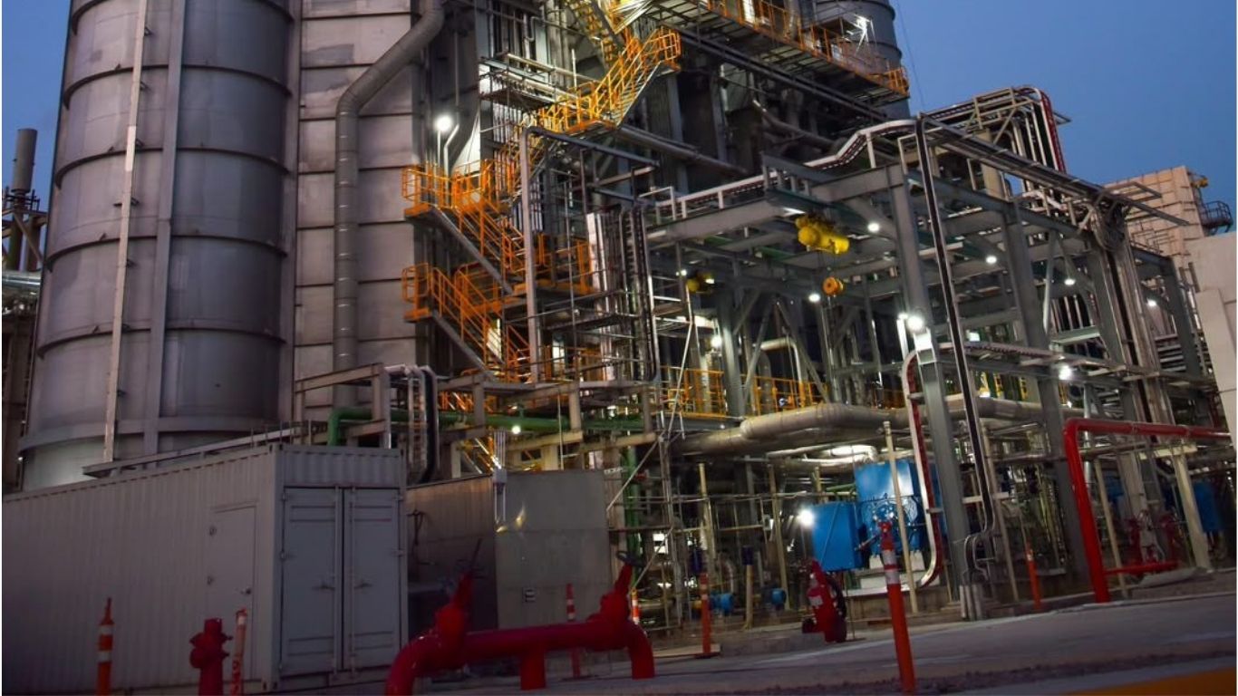 Sheinbaum inaugura central eléctrica en Colima