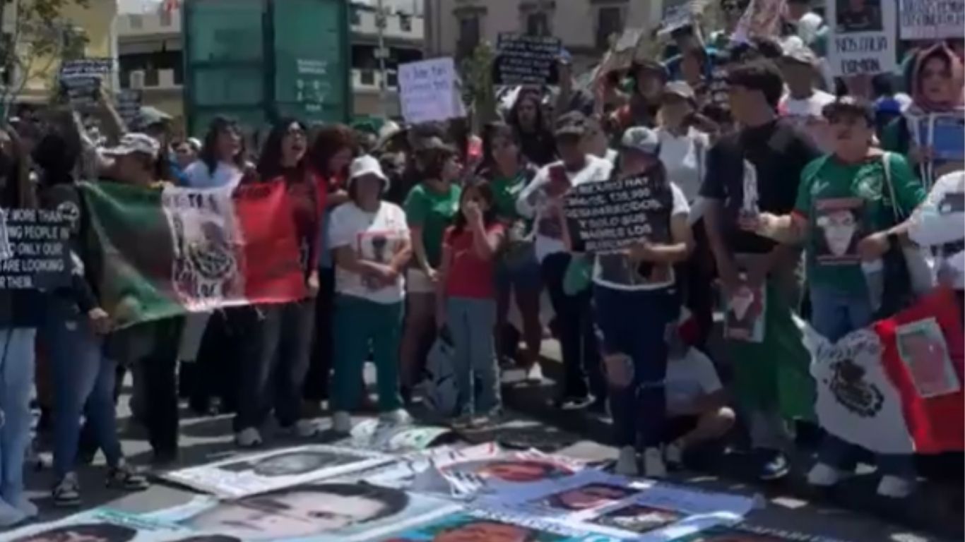 Marchan por desaparecidos en Guadalajara