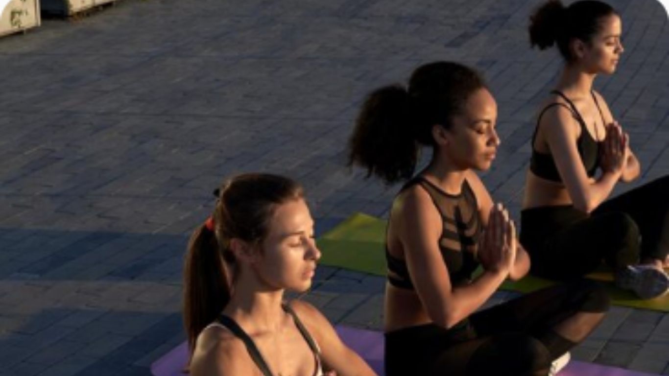 Yoga gratuito en el Monumento a la Revolución