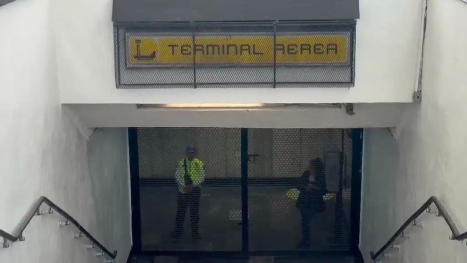 Manifestación provoca cierre de estaciones del Metro