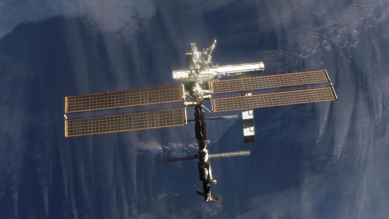 NASA aplica protocolos de emergencia en la EEI