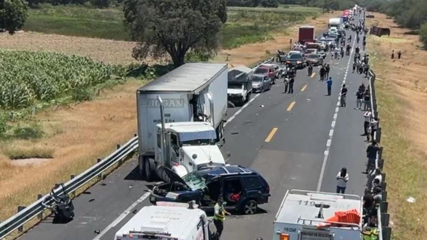 Carambola cierra la autopista Puebla-Oaxaca