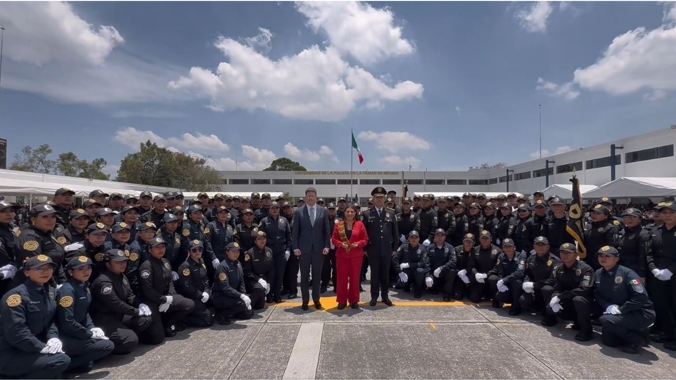 Brugada anuncia estímulo económico para policías
