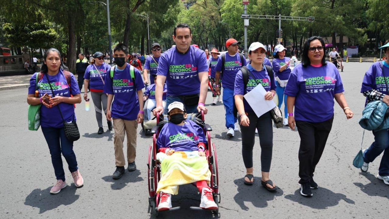 CDMX pagará y dará seguridad social a cuidadores