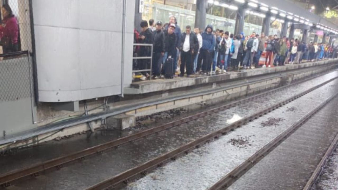 Lluvias inundan la Cámara de Diputados en San Lázaro