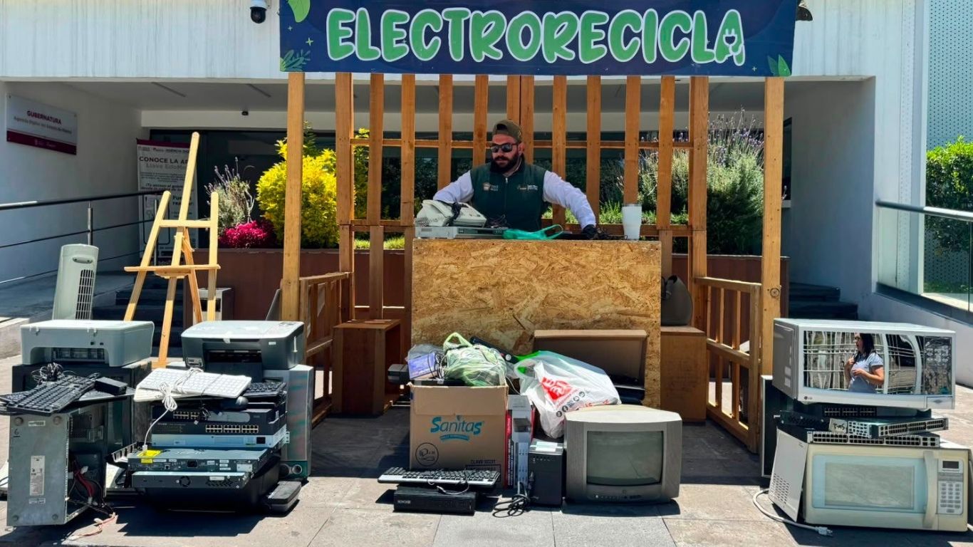 Edomex recicla más de 15 toneladas de aparatos electrónicos