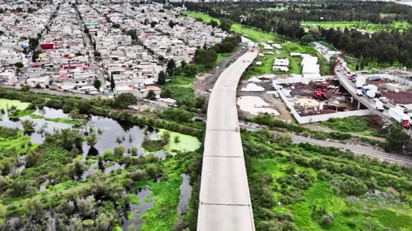 Plan Oriente construye 10 puentes en Edomex