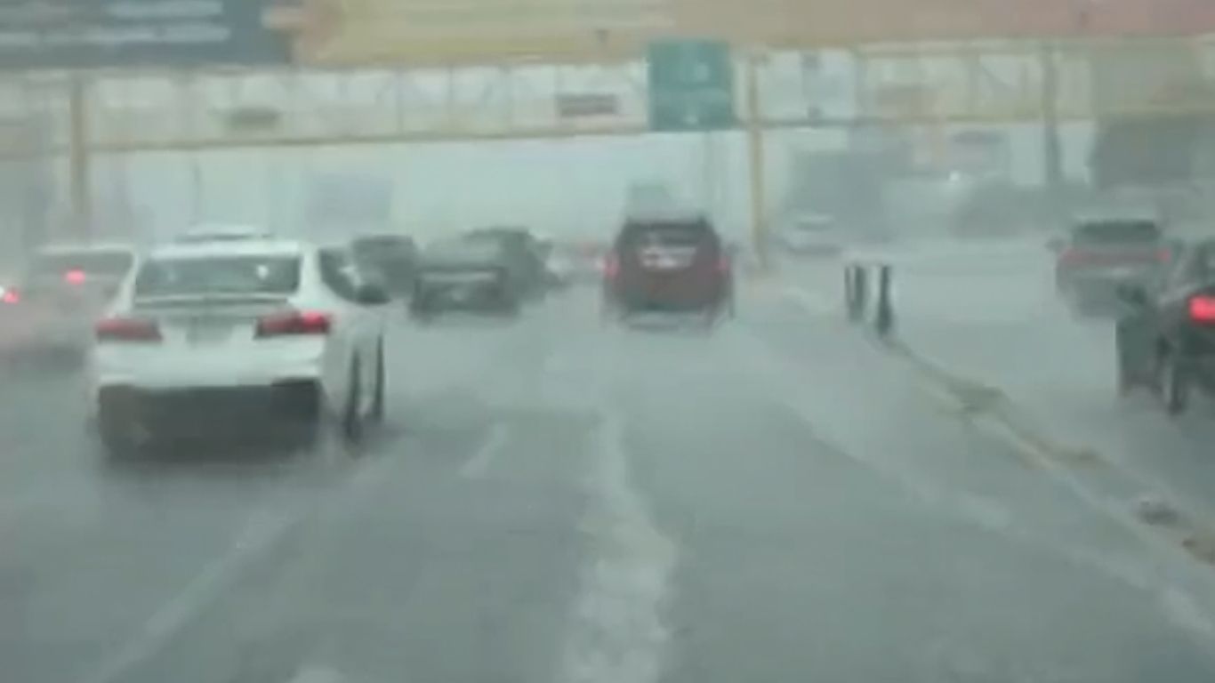 Intensas lluvias afectan Monterrey