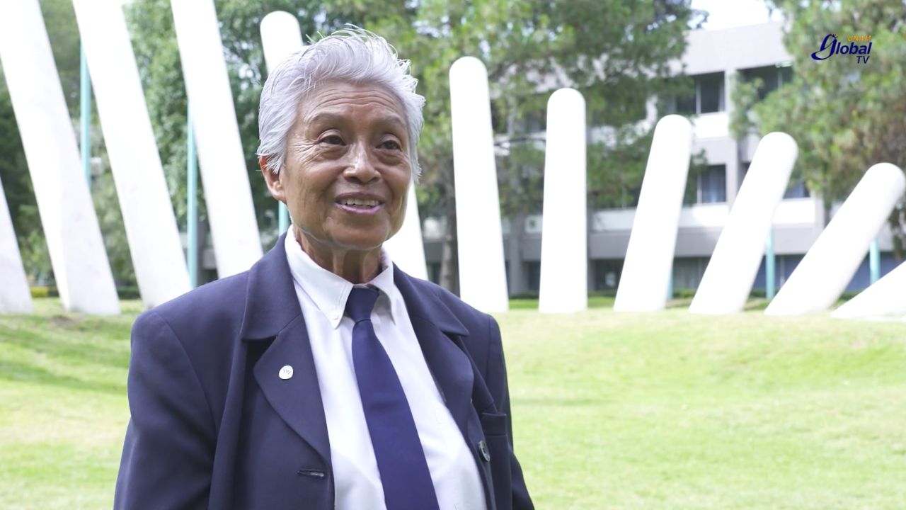 Elvia cumple su sueño y se titula en Psicología a los 71 años