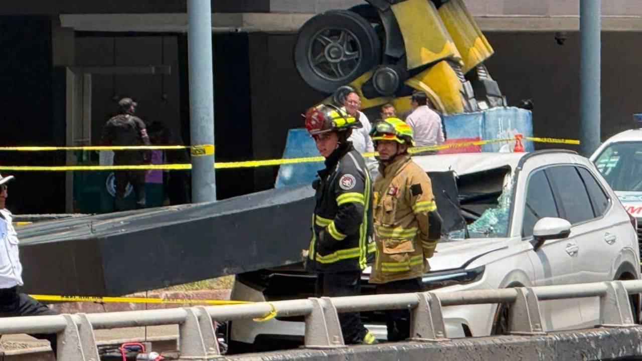 Mujer muere tras desplome de estructura en Interlomas