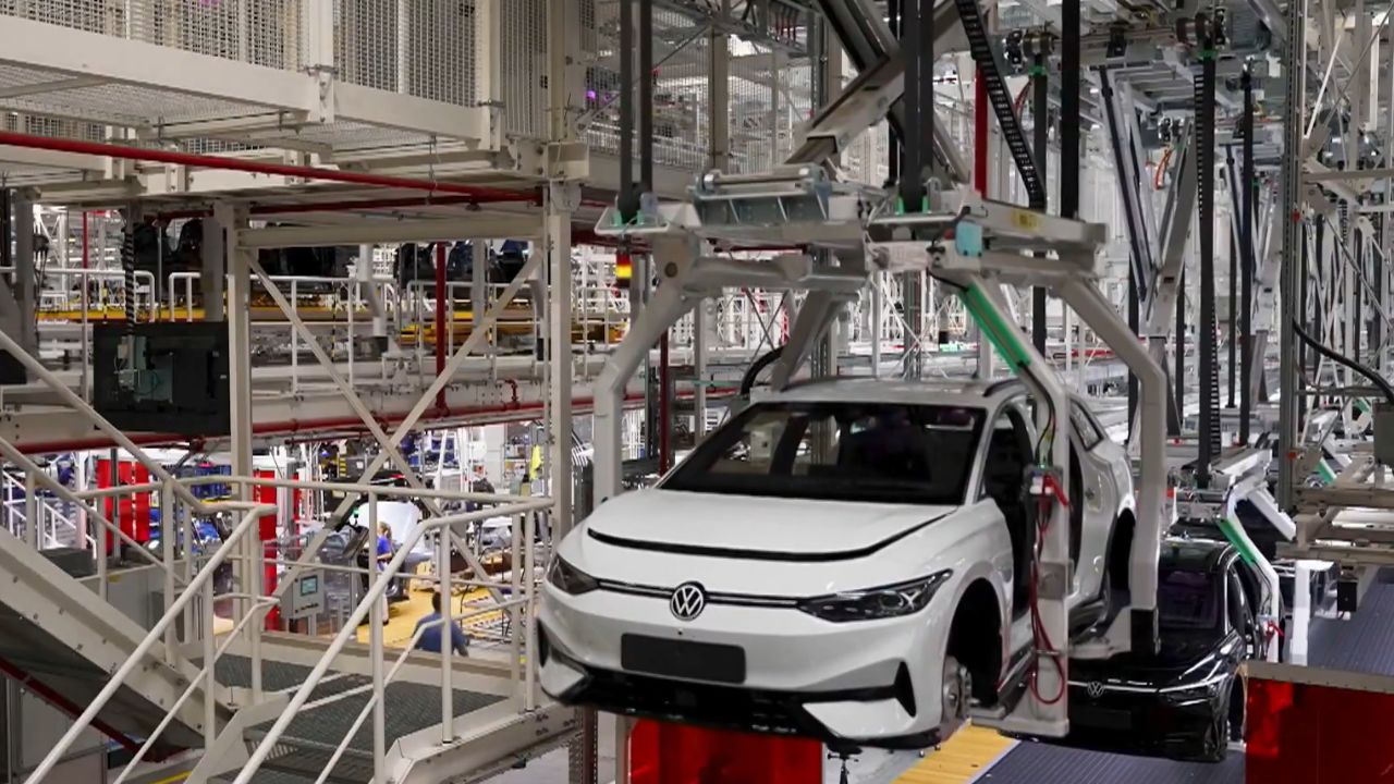 Gobierno pide a Volkswagen y sindicato retomar diálogo