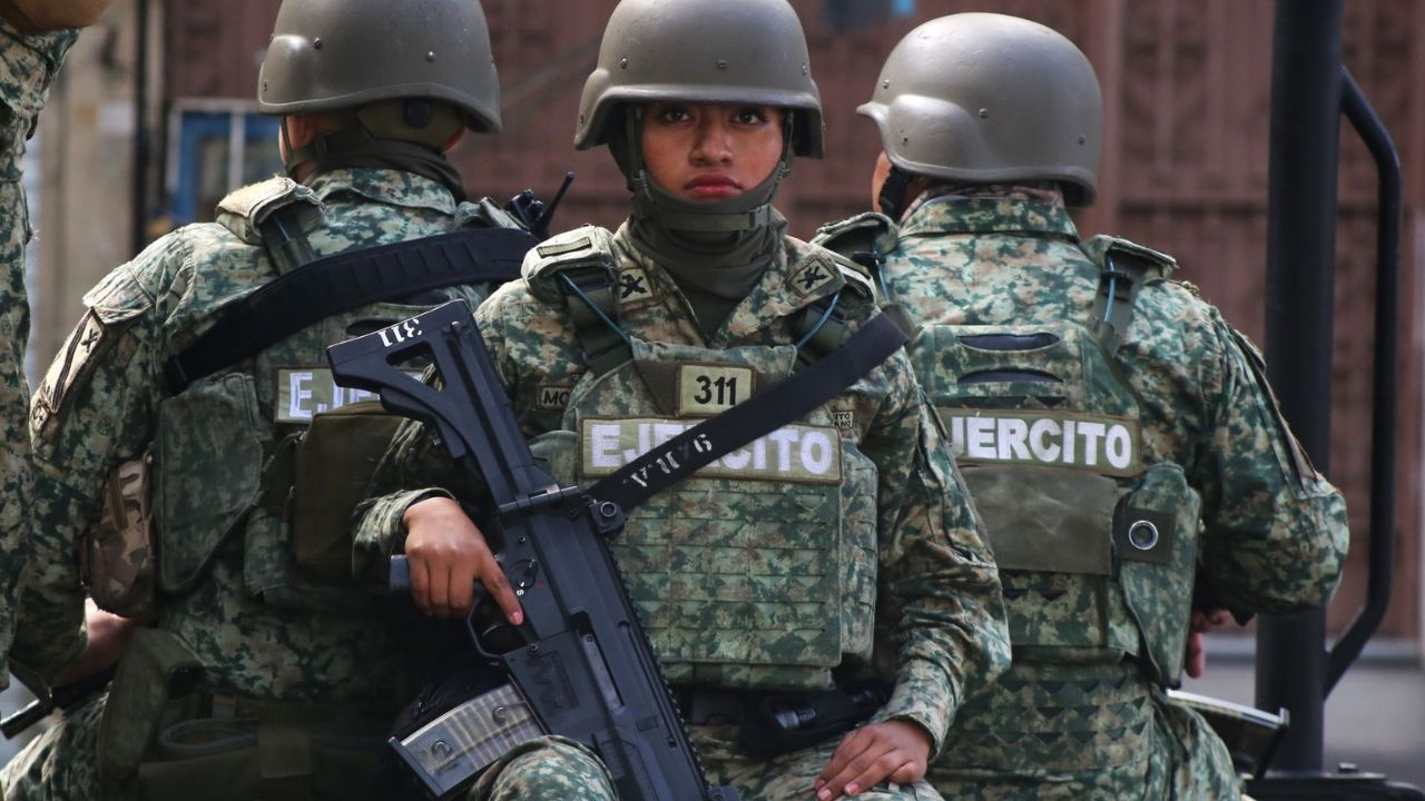 México despliega 800 militares en la frontera con EE.UU.