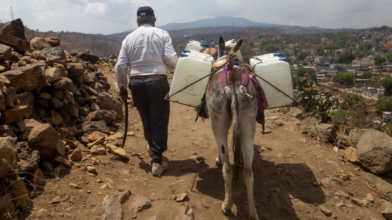 Más de 900 mil viviendas carecen de agua entubada